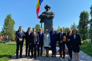 Tratatul de la Trianon la Centenar - Importanti oameni politici, prezenti la evenimentul organizat de SMV Ploiesti pe Aleea Fauritorilor Unirii din Parcul Bucov