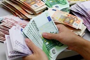 11 noi tipuri de salarii minime, în funcţie de studii: Cât va fi cel mai mare salariu minim