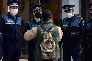 S-a dud să-şi facă cazierul, deşi era în izolare la domiciliu!