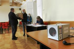 33 de generatoare de ozon vor deizfecta aerul din sălile de clasă în perioada pregătirii pentru examene la Miercurea Ciuc