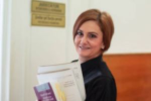 Preşedinta Tribunalului Timiş, Adriana Stoicescu, le bate obrazul politicienilor: „Nu vreţi să veniţi să faceţi munca noastră?”