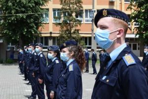 FOTO| Clipe pline de emoţie la Colegiul Naţional Militar „Mihai Viteazul” Alba Iulia: Promoţia 2020 a primit gradele onorifice de absolvent
