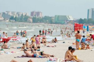 Mărinimie guvernamentală: putem merg la plajă şi cu cearşaful, fără şezlong