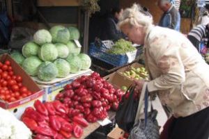 Cămara iernii cu cheltuială se ţine…