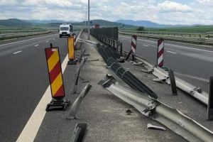 INFOTRAFIC: Restricţii de circulaţie vineri, pe Autostrada A1 Sibiu-Deva, în zona Sebeş şi Câlnic, pentru înlocuirea parapetului median