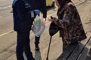 Acţiune de combatere a răspândirii noului coronavirus şi ajutorare a bătrânilor cu ...