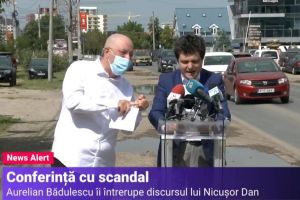 Conferinţă cu scandal, pe marginea drumului. Îmbrânceli între viceprimarul Capitalei, Aurelian Bădulescu, şi Nicuşor Dan (VIDEO)