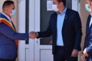 Brădeşti este prima comună din judeţul Dolj care a fost cadastrată integral din fonduri europene, prin Programul Operaţional Regional 2014-2020. Urmează alte 30 de unităţi administrativ-teritoriale din judeţ