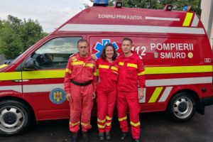 FOTO: O mămică din Sibiu a născut în autospeciala Smurd – Paramedicii au moşit bebeluşul