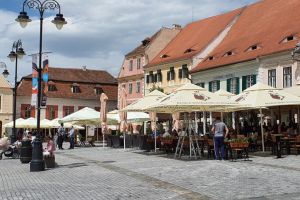 FOTO: Terasele din Piaţa Mică s-au extins