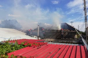 Incendiu in Carcaliu. Intervin doua autospeciale ISU