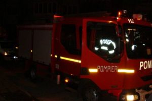 Apartament în flăcări la Mediaş în toiul nopţii