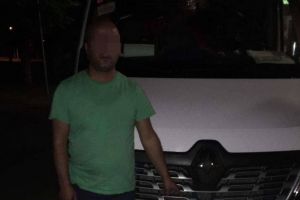 Un turc care transporta 13 sirieni într-o autoutilitară, prins de poliţia de frontieră în Timiş