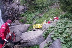 Salvamontiştii din Alba intervin pentru acordarea primului ajutor unui turist cu probleme de sănătate, în Munţii Trascău