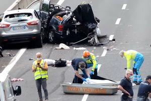 Tânăr şofer român, arestat în Italia, după ce a provocat un accident în care i-au murit părinţii şi doi copii (VIDEO)