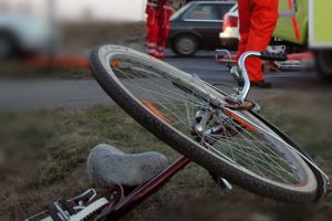 Bihorean găsit mort, lângă bicicletă, pe un drum ce leagă Tulca de Salonta