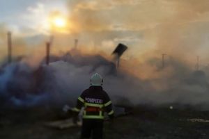 Incendiu de furaje la Matca