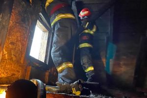 Incendiu la Tulcea! Au intervenit aproape 30 de pompieri