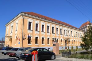 Angajat post-mortem: O firmă din Oradea a fost obligată de ITM să angajeze un... mort. Ce a decis instanţa