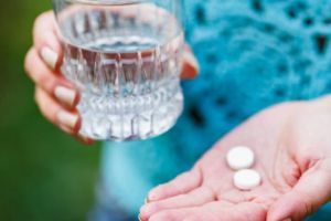 Războiul medicamentelor pe frontul COVID-19