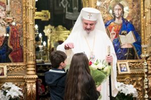Duminica Parintilor si Copiilor: Mesajul Patriarhului Daniel - In aceasta perioada, a fost apreciat foarte mult timpul petrecut de parinti alaturi de copii