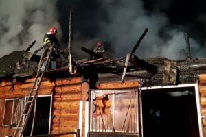 Incendiu puternic la adăpostul de animale de la Bărdeşti!