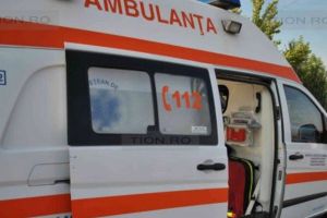 Tânără aflată pe motocicletă, la spital după ce a fost lovită de un taximetrist, la Timişoara