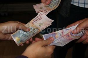 73 la suta dintre participantii la sondaj spun ca li s-au solicitat bani pentru fondul clasei si pentru fondul scolii in noul an scolar