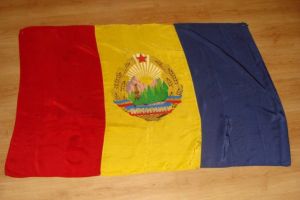 Ce suntem noi, Republică  sau monarhie?