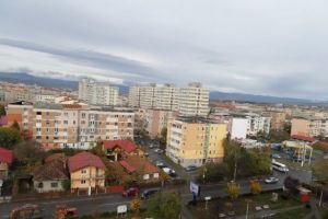 O, doamne, cui ar trebui să-i… Mulţumim??