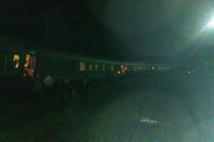 Incident pe calea ferata, in judetul Cluj. Un tren de calatori a deraiat la iesire din statia Dej 