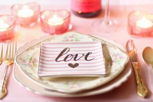 Greşeala banală care îţi DISTRUGE relaţia. Cum ştii dacă aveţi un VIITOR împreună