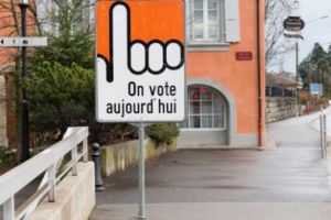 Alegătorii din Elveţia au respins majorarea vârstei de pensionare a femeilor la 65 de ani