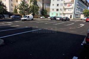 Lucian Harşovschi a anunţat că în Burdujeni a fost finalizată o nouă parcare de ...