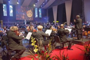 Peste 9.000 de euro s-au adunat din donaţii în timpul concertului Simfonii de Toamnă, ...