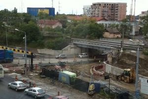 Cand unui sofer de autotren nu ii mai pasa de nimic. Sau cum se forteaza intrarea in Pasajul Jiul 