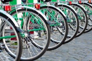 Atelierele Pegas şi UMF Târgu-Mureş lansează primul proiect de bike sharing pentru studenţi din România