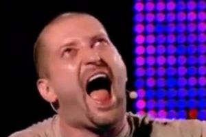 CHELOO a RĂBUFNIT: „Dacă nu eram condamnat, te călcam în picioare”