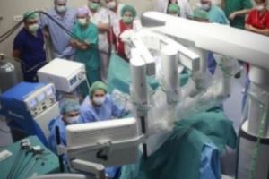 Uitaţi de Ciomu! Dezaxare pe masa de operaţie. Chirurgul şi-a recunoscut apucăturile bolnave