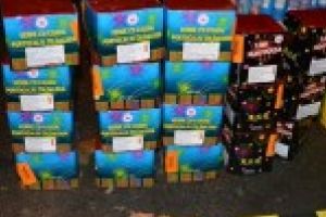 Captura record de obiecte pirotehnice / Politistii braileni au confiscat peste 11.000 de petarde si cateva sute de artificii