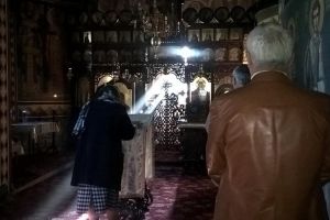 Rugăciunea – focul care luminează şi aprinde inimile noastre