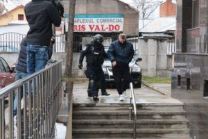 Poliţist prahovean condamnat la închisoare! Lua mită brânză, ouă şi carne