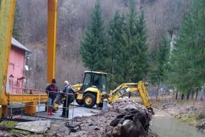 Infiltraţii în barajul Leşu: Centrala hidroelectrică din aval, în pericol de inundare (FOTO)