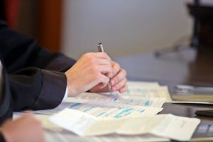 Aproape 300 de timiseni au beneficiat de ajutoare sociale ilegal