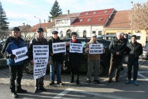 Protest la Palatul de Justiţie. Ce au făcut magistraţii de i-au lăsat pe manifestanţi cu un gust amar (FOTO)