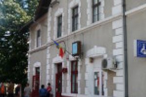 Nemulţumirea reşiţenilor, transmisă de Valeria Schelean ministrului Transporturilor. De ce nu ajung trenurile de călători Regiotrans în Gara Reşiţa Sud?