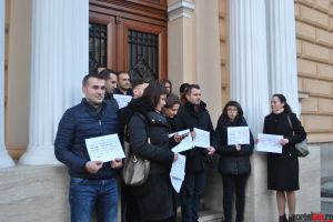 FOTO&VIDEO. Premieră în justiţie! Protest al magistraţilor la Satu Mare