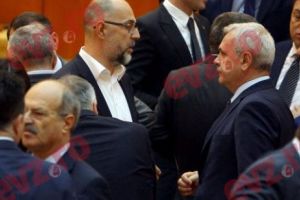 Acuzaţii în Parlament: PSD a plătit UDMR un tain de 40 de milioane de lei
