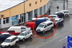 VIDEO FOTO Bilanţul raziilor la comercianţii de petarde din Piaţa Cibin. Mii de produse confiscate