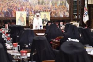 Biserica Ortodoxă Română avertizează preoţii legat de banii primiţi de la credincioşi 